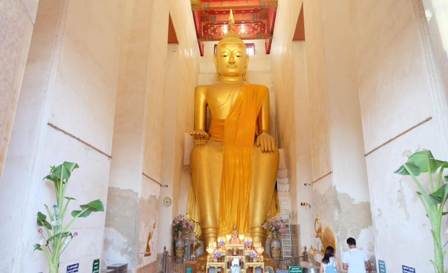 Luang Pho To at Wat Pa Lelai Worawihan, Suphan Buri
