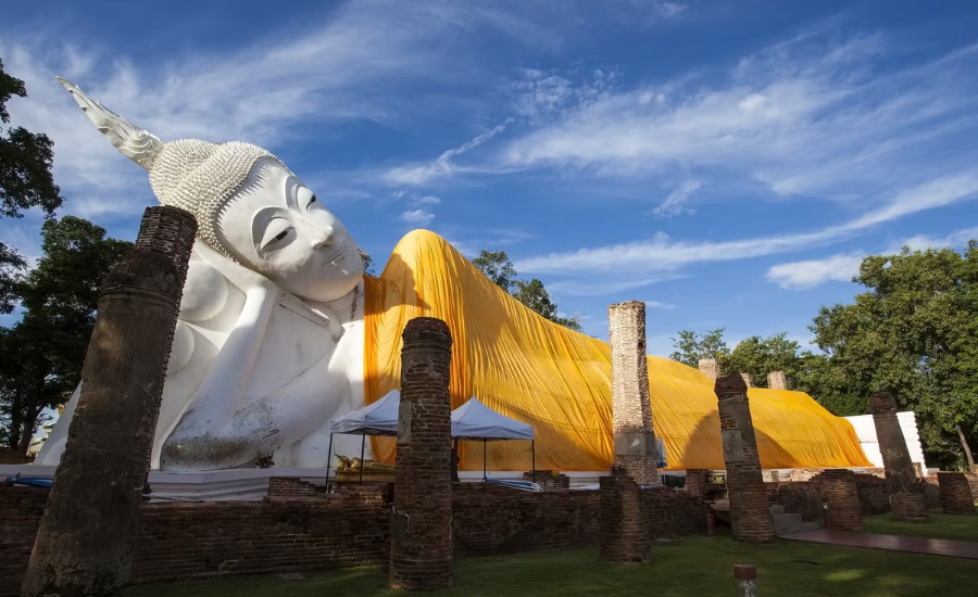 Reclining Buddha at Wat Khun Intha Pramun, Ang Thong