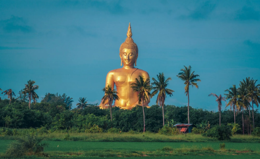 Phra Buddha Maha Nawamin at Wat Muang, Ang Thong