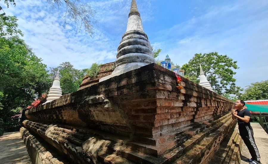 Wat Phra Borommathat Worawihan, one of Chainat’s historic Buddhist landmarks