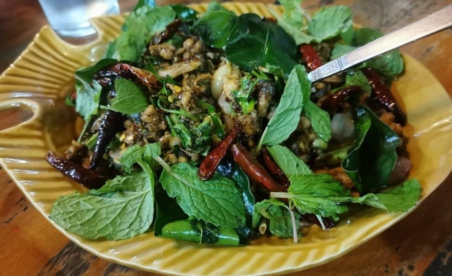A taste of Pla Maenam, a Chainat local river fish specialty
