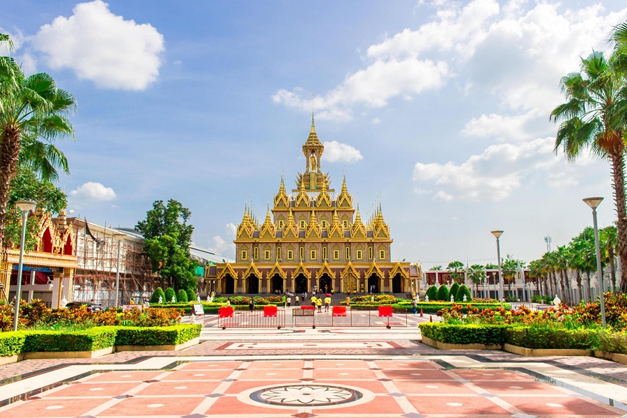 Wat Tha Sung - one of Uthai Thani’s most memorable landmarks