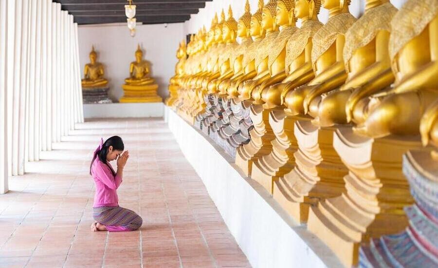 Dress respectfully while visiting religious places in Phitsanulok