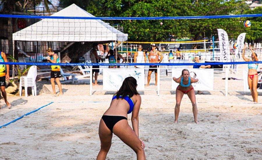 A female volleyball match at Samui Open Beach Volleyball Tournament
