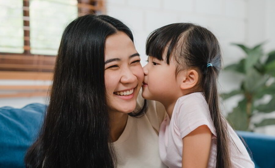 Thai people across the country celebrate this holiday as Mother’s Day