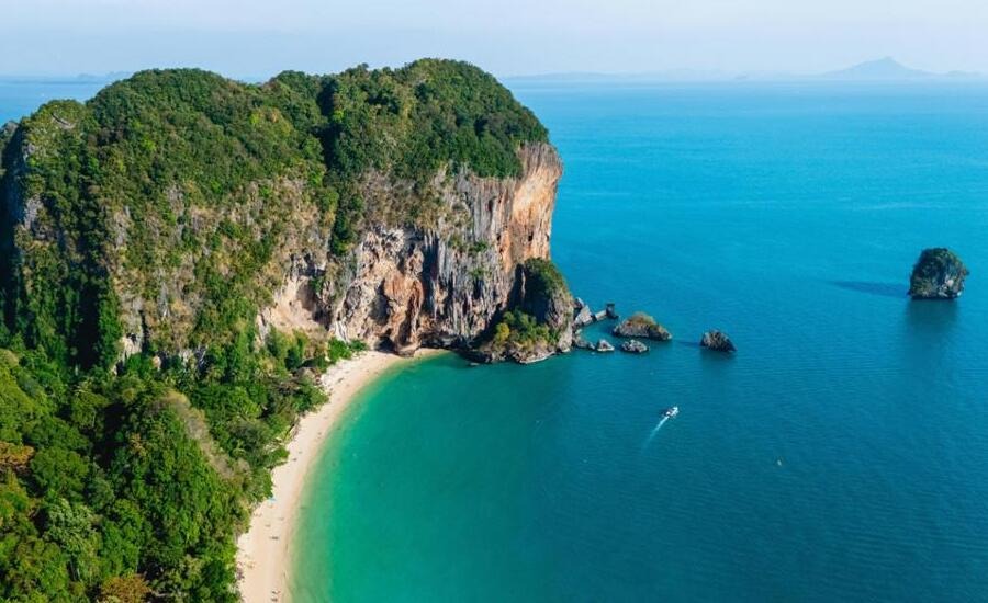 Filling your trip to Thailand in January with the sunlit cliffs and endless blue of Krabi