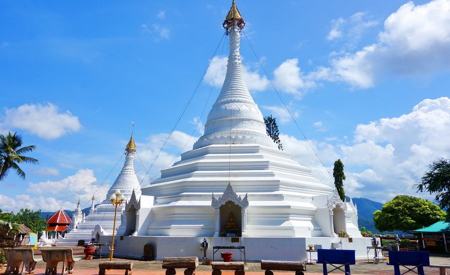 Iconic Wat Phra That Doi Kong Mu adds a religious touch to Mae Hong Son