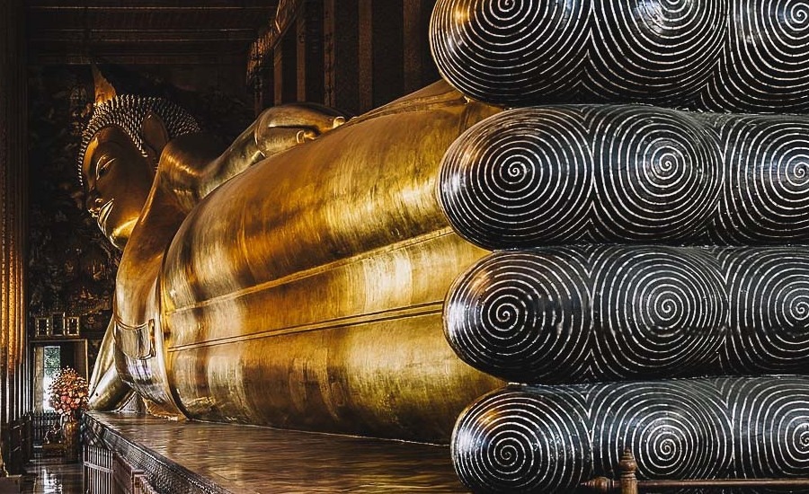 Reclining Buddha Gold Statue in Wat Pho, Bangkok, Thailand