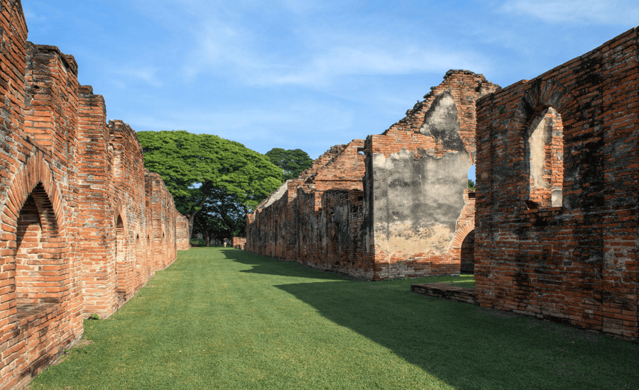 Phra Narai Ratchaniwet gives a closer look into the city’s historical side