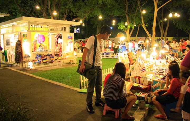 Cicada-Market-Art-A-La-Mode