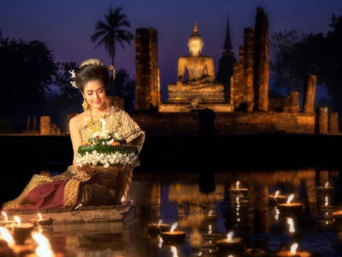 Loy-Krathong-in-Sukhothai