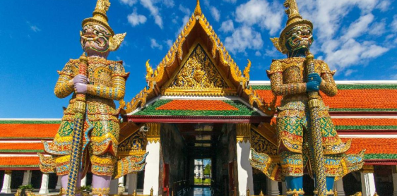 Day 7: Bangkok day tour with Wat Phra Kaew (B)