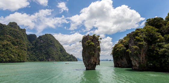 Day 17: Chiang Rai – Flight to Phuket (B) No guide/No services in Phuket