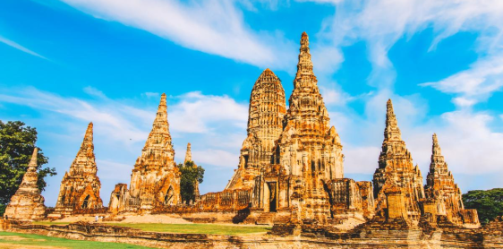 Day 4: Bangkok – Ayutthaya – Night train to Chiang Mai (B) no guide on train