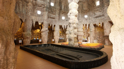 Wat Klai Kangwon (Khao Saraphatdi Si Charoen Tham)