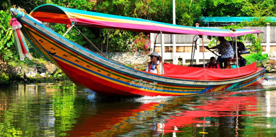 Day 16: Pakbeng – Cruise to Luang Prabang – Disembarkation (B)