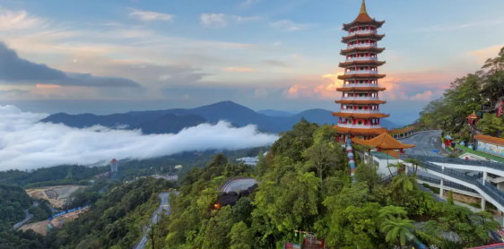 Day 13: Kuala Lumpur - Genting Highlands & Batu Caves (B)