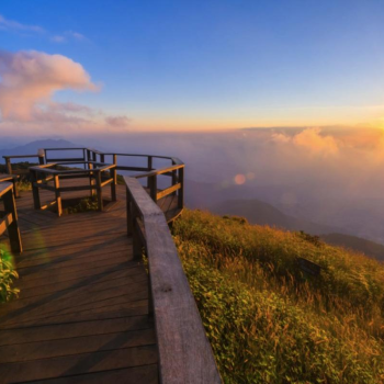 Hike in Kiew Mae Pan Natural Trail 1 Day