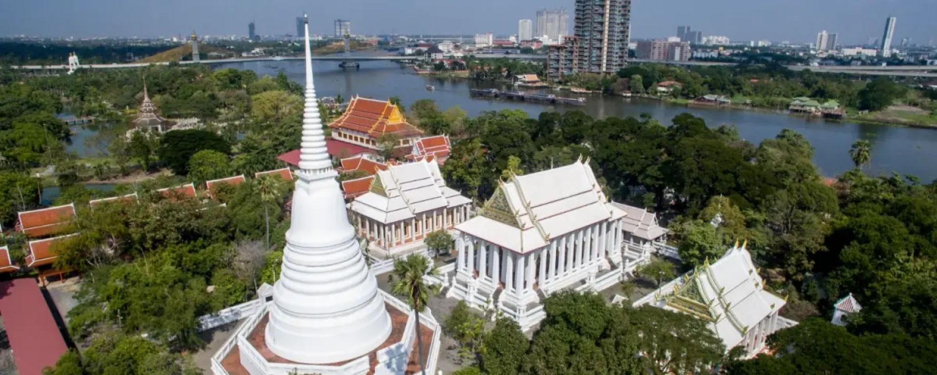 Wat Chaloem Phra Kiat Worawiharn