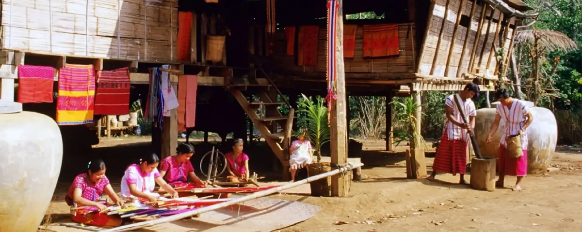 Taphoen Khi Karen Village