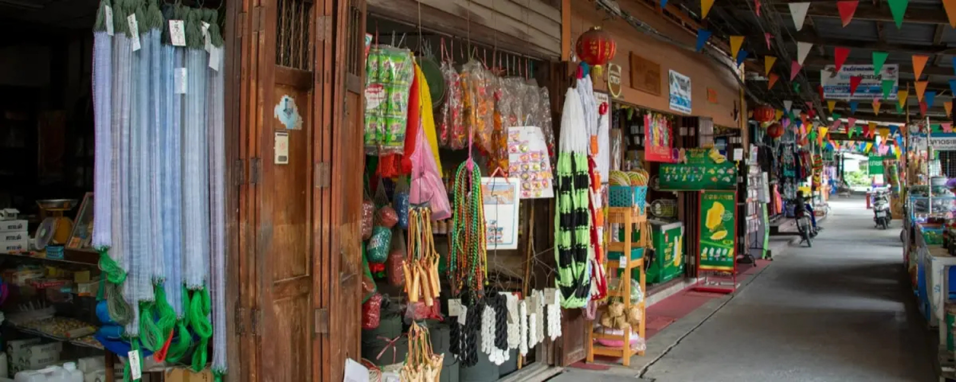Khlong Rahaeng Old Market