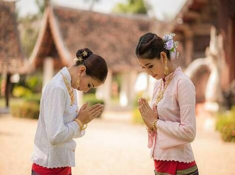Thai Greetings and Cultural Tips: How to Say Hello in Thailand?
