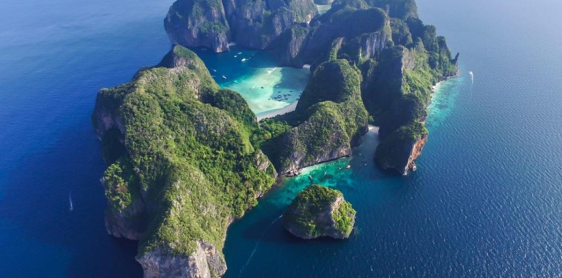 Day 2: Phuket – Koh Phi Phi island by speedboat (B/L) **join tour with sharing transfer and English speaking guide**