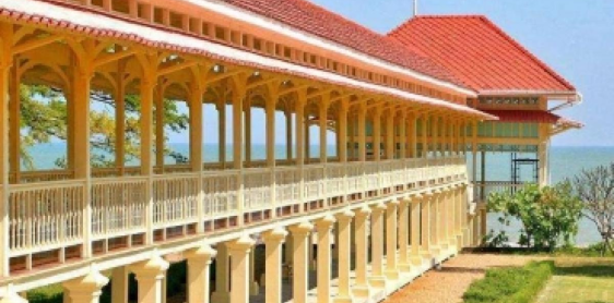 Day 3: Bangkok – Railway Market – Floating Market (B)