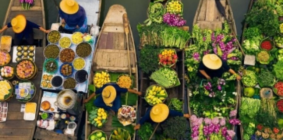 Day 3: Bangkok – Damnoen Saduak Floating Market -Maeklong Railway Market - Ayutthaya(B)