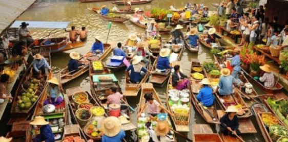 Day 3: Bangkok- Floating Market- Flight to Chiang Rai city (B)