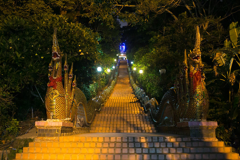 wat-phra-that-doi-suthep-2