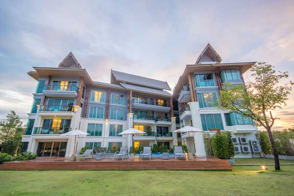 best-hotels-in-chiang-mai-the-chiang-mai-riverside-hotel