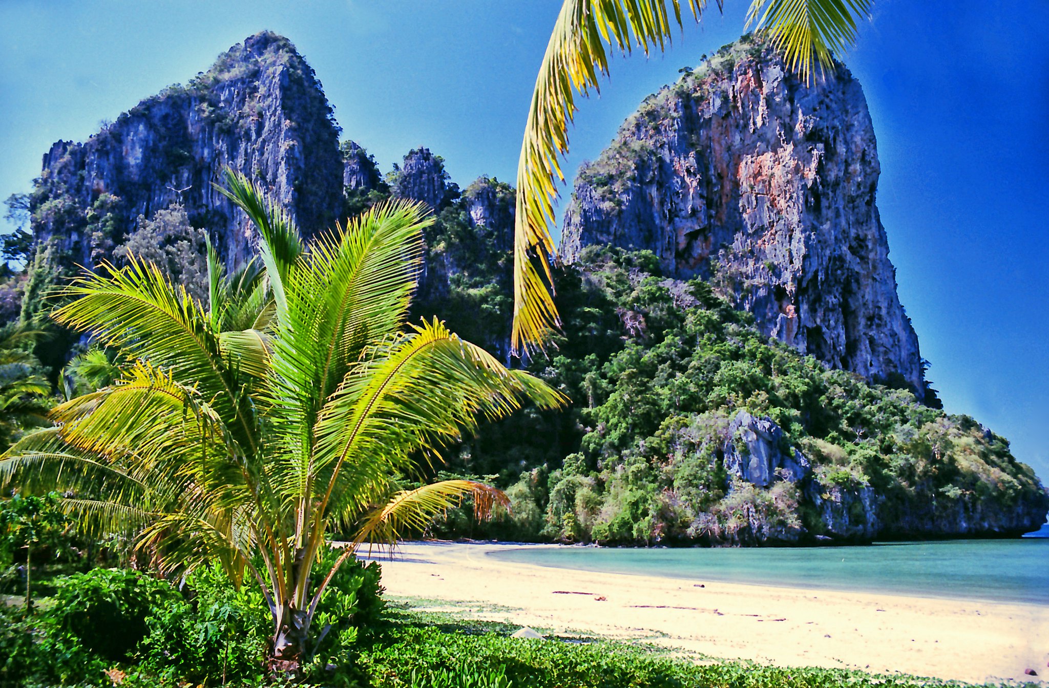 best-places-to-visit-in-thailand-in-april-krabi