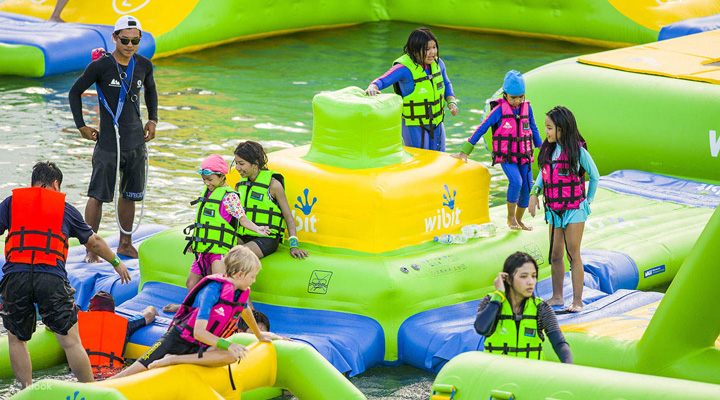 Black-Mountain-Water-Park-Pools