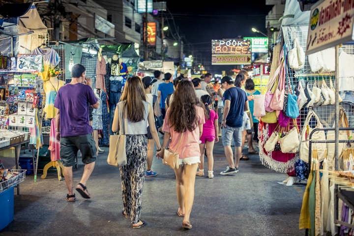 Hua-Hin-night-market-shopping