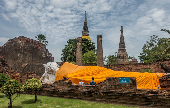 Wat-Yai-Chai-Mongkhon-Reclining-Buddha