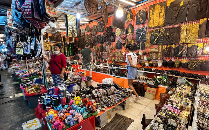 What-to-buy-at-Phuket-Weekend-Market