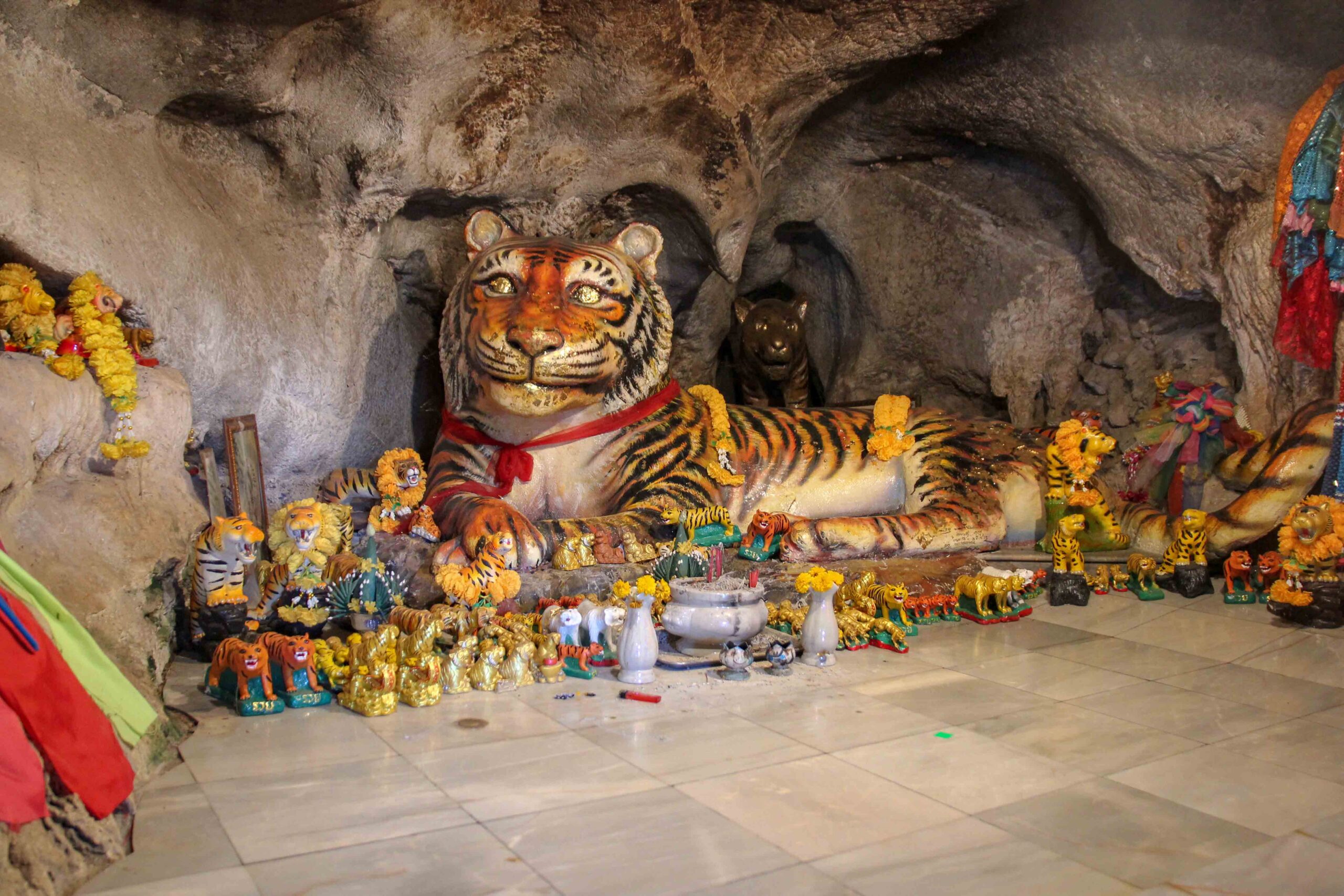 Wat Tham Suea, Tiger Cave Temple - Thai Unika Travel